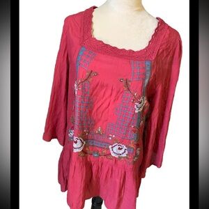 Entro NWT Casual Fall Women’s Top Hippie/Boho Faded Red Embroidered Large